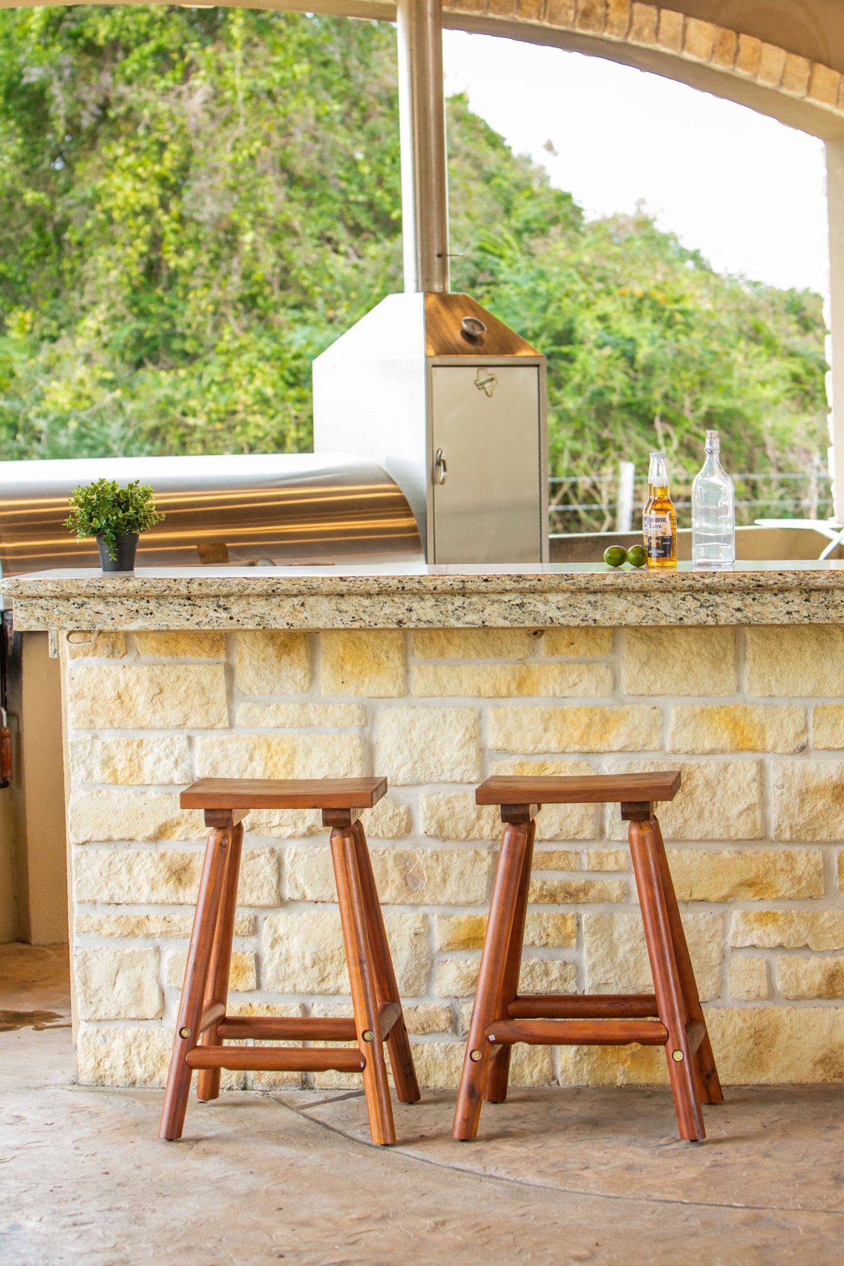 amber-log-saddle-stool-172.jpg