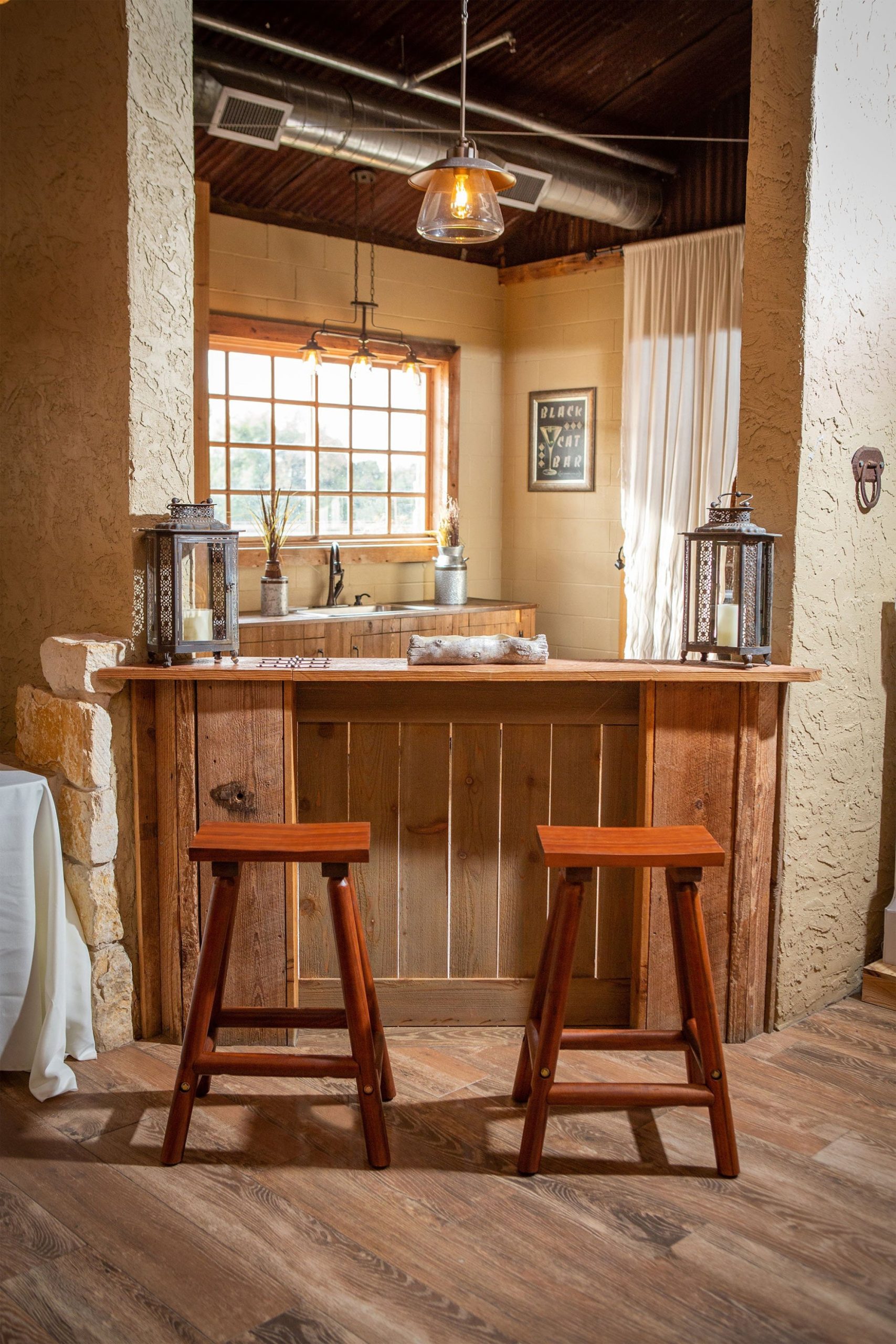 amber-log-saddle-stool-650.jpg