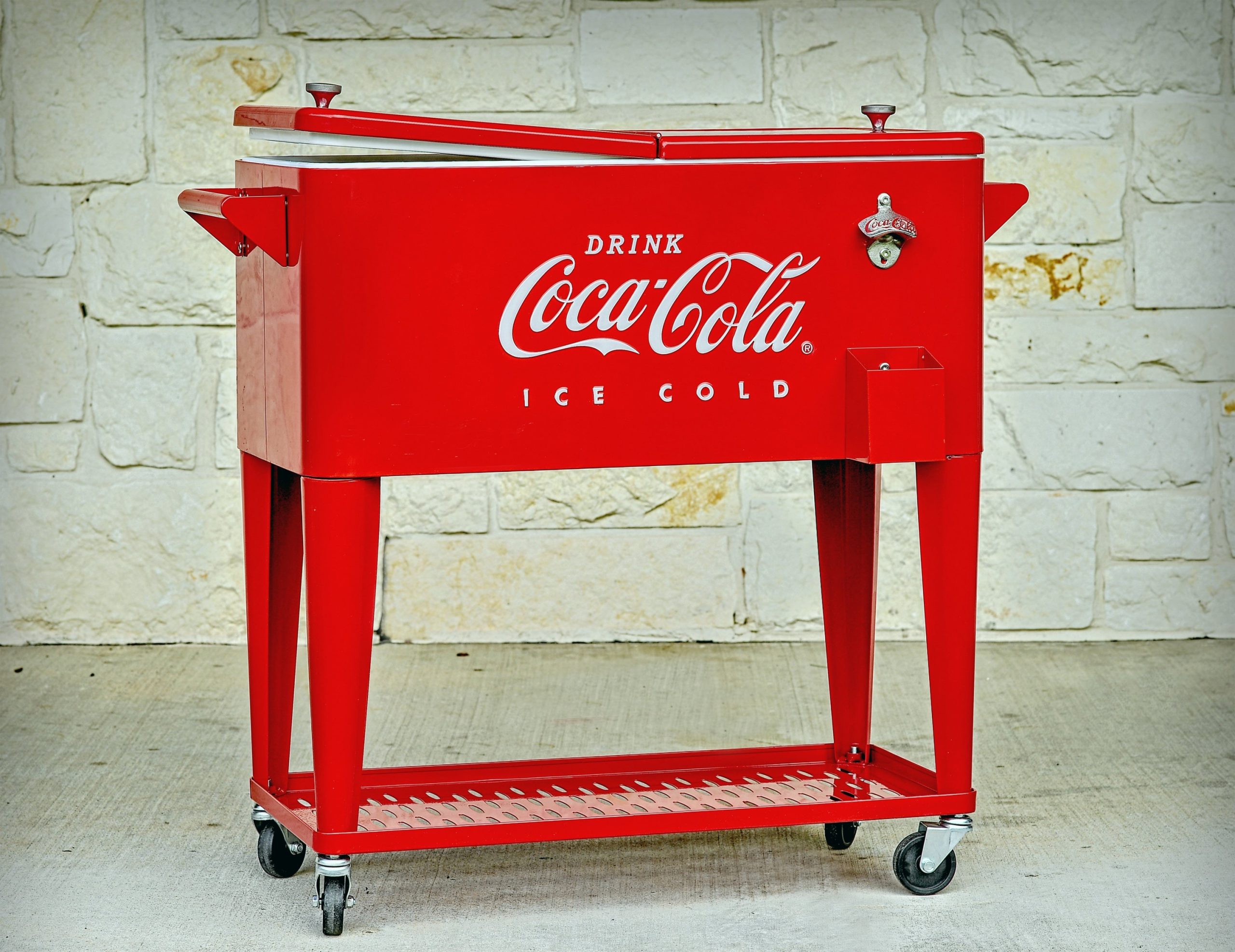 coca-cola-r-embossed-retro-ice-cold-80-qt-cooler-with-tray-591.jpg