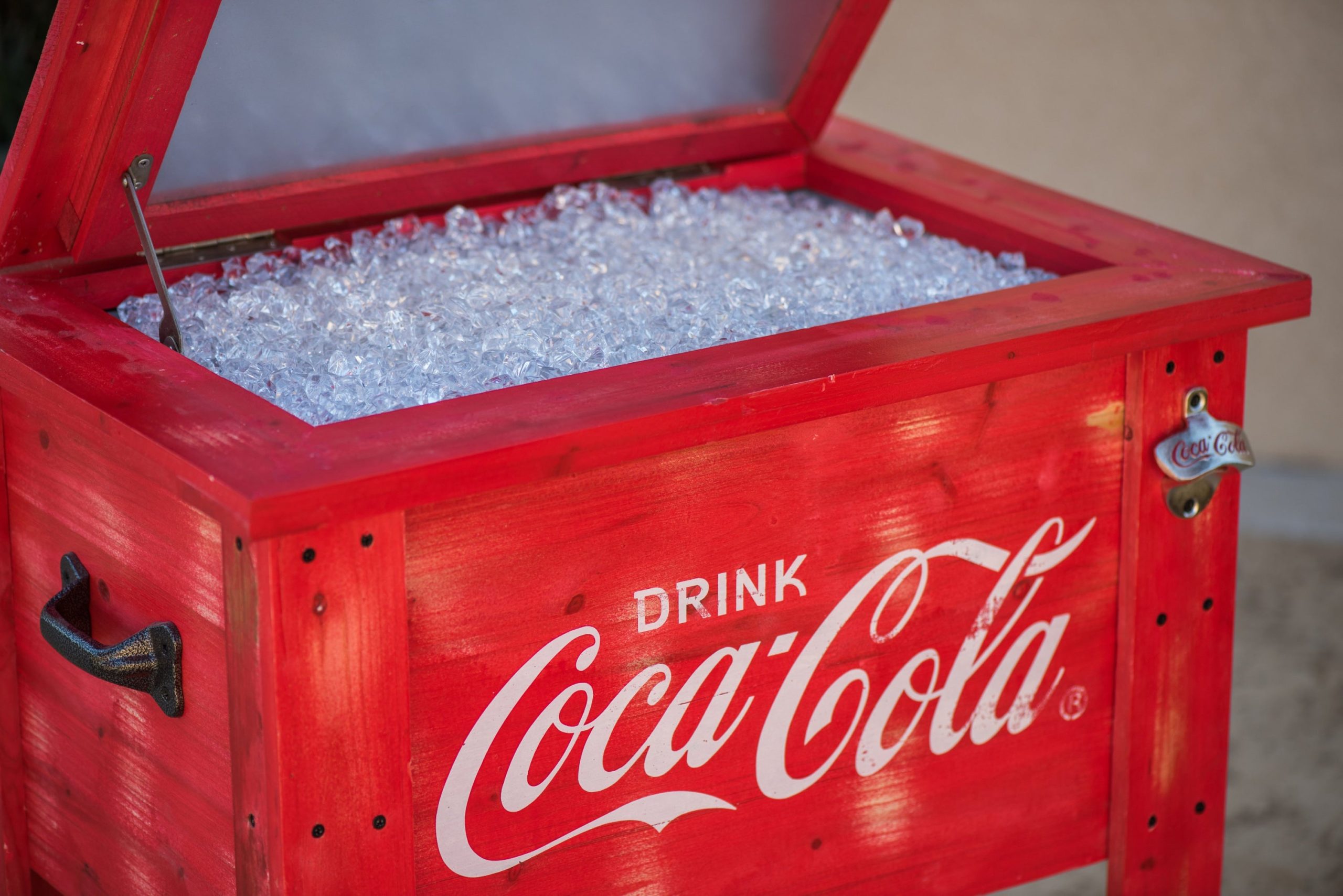 coca-cola-r-vintage-wooden-cooler-543.jpg