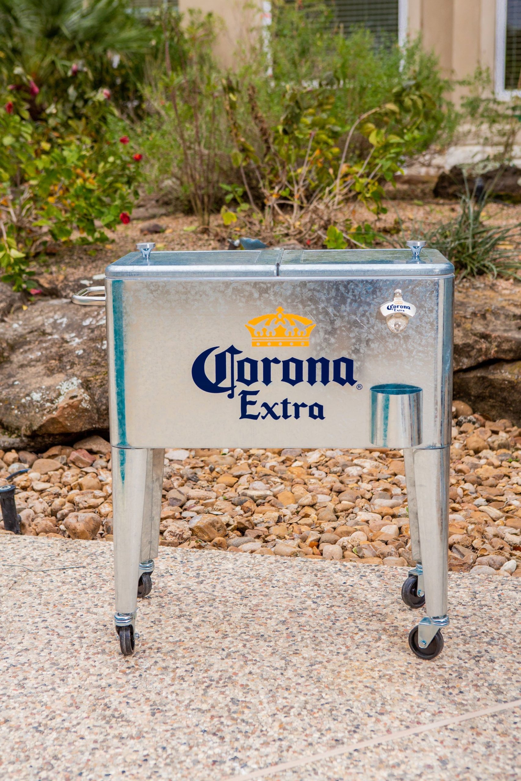 corona-extra-r-galvanized-retro-cooler-60-qt-241.jpg