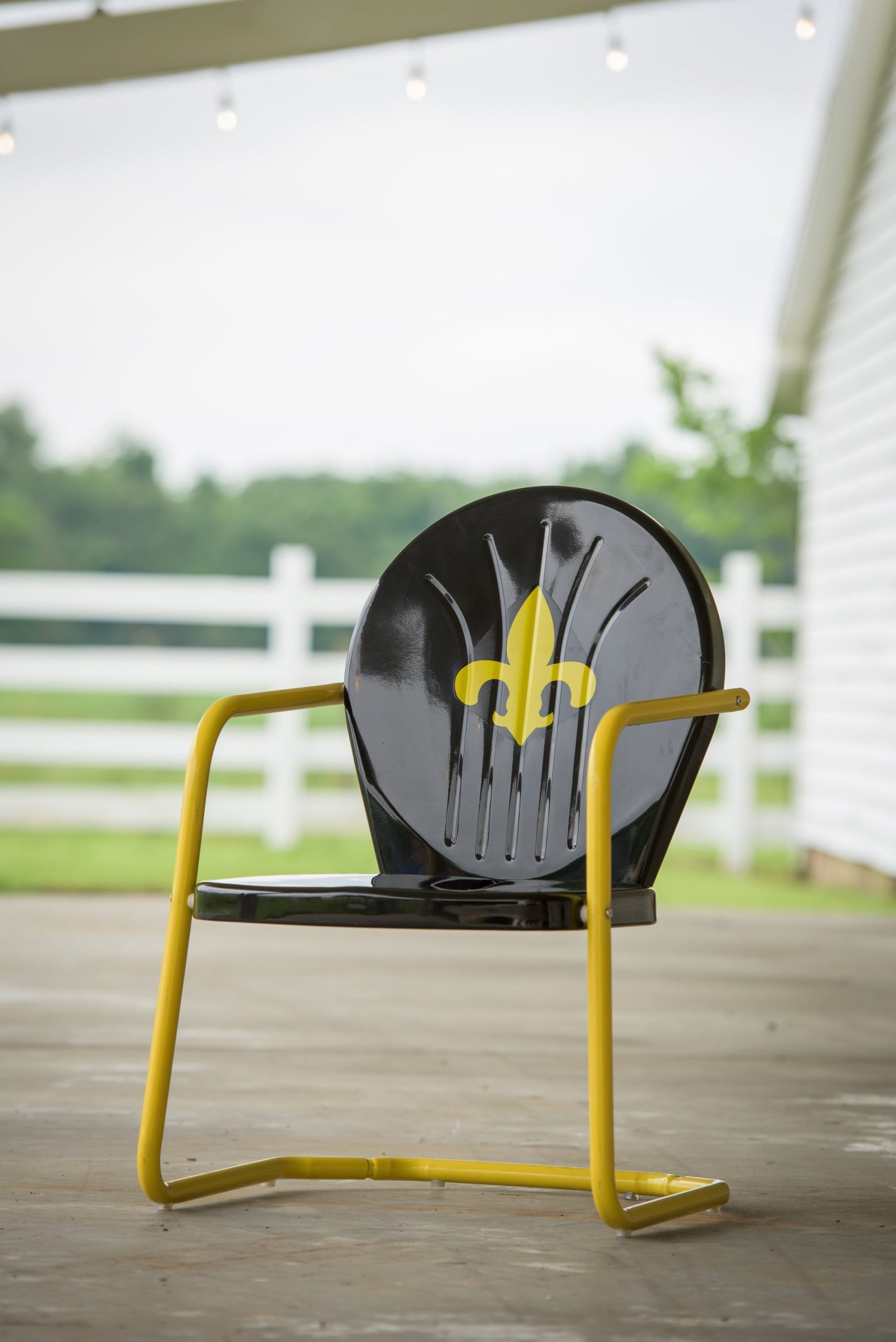 fleur-de-lis-retro-metal-chair-197.jpg